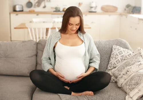 Hypnobirthing, come rilassarsi per vivere un parto positivo