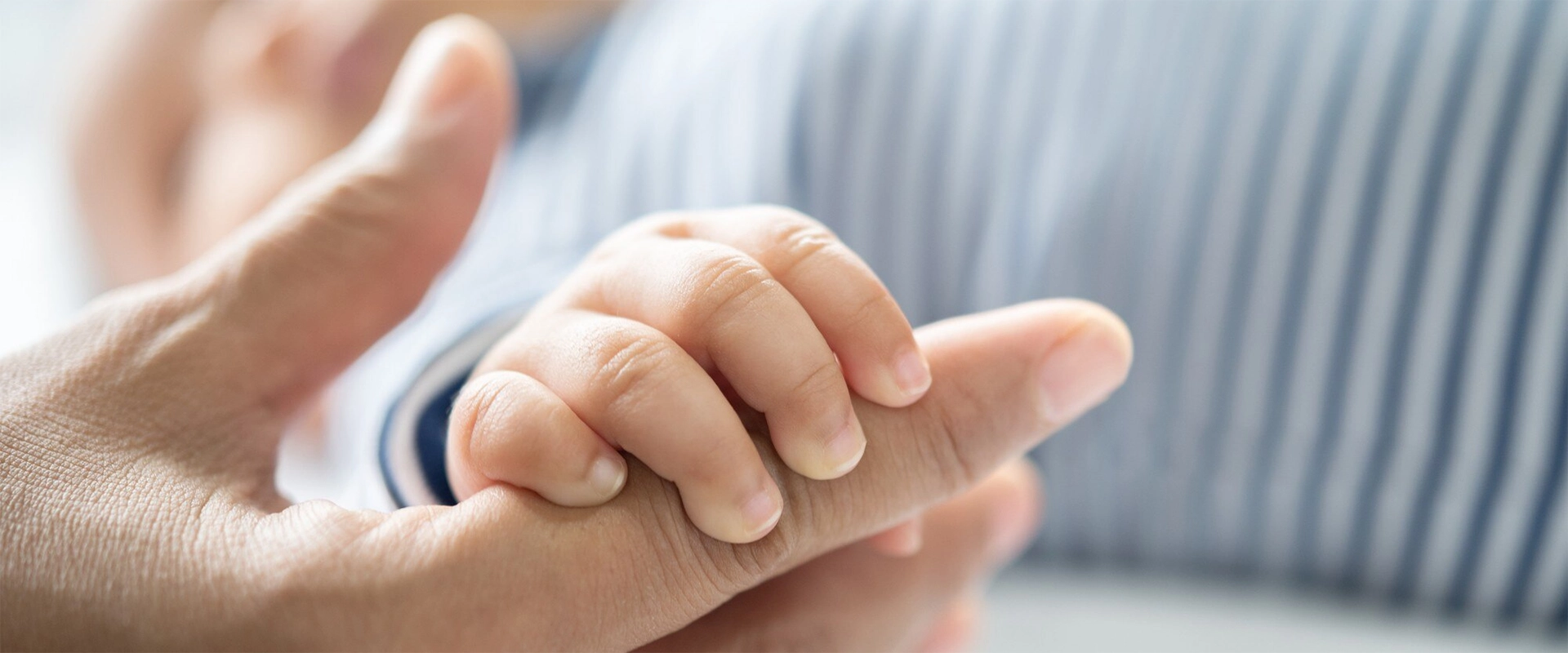 Neonato con le mani fredde: Tutto quello che c’è da sapere